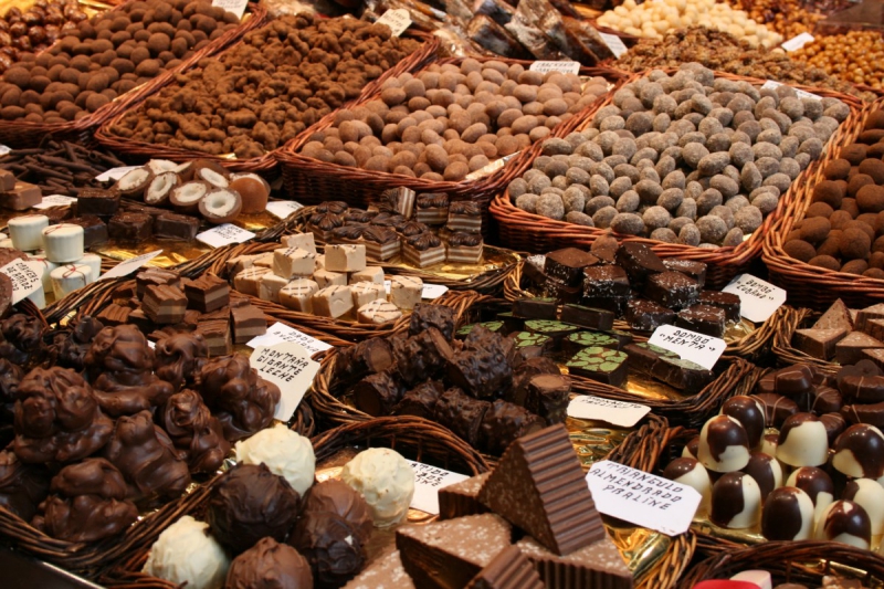 boutique-ANTIBES-min_chocolates_chocolate_nibble_sweetness_fine_chocolates_gourmet_candy_brand-752083